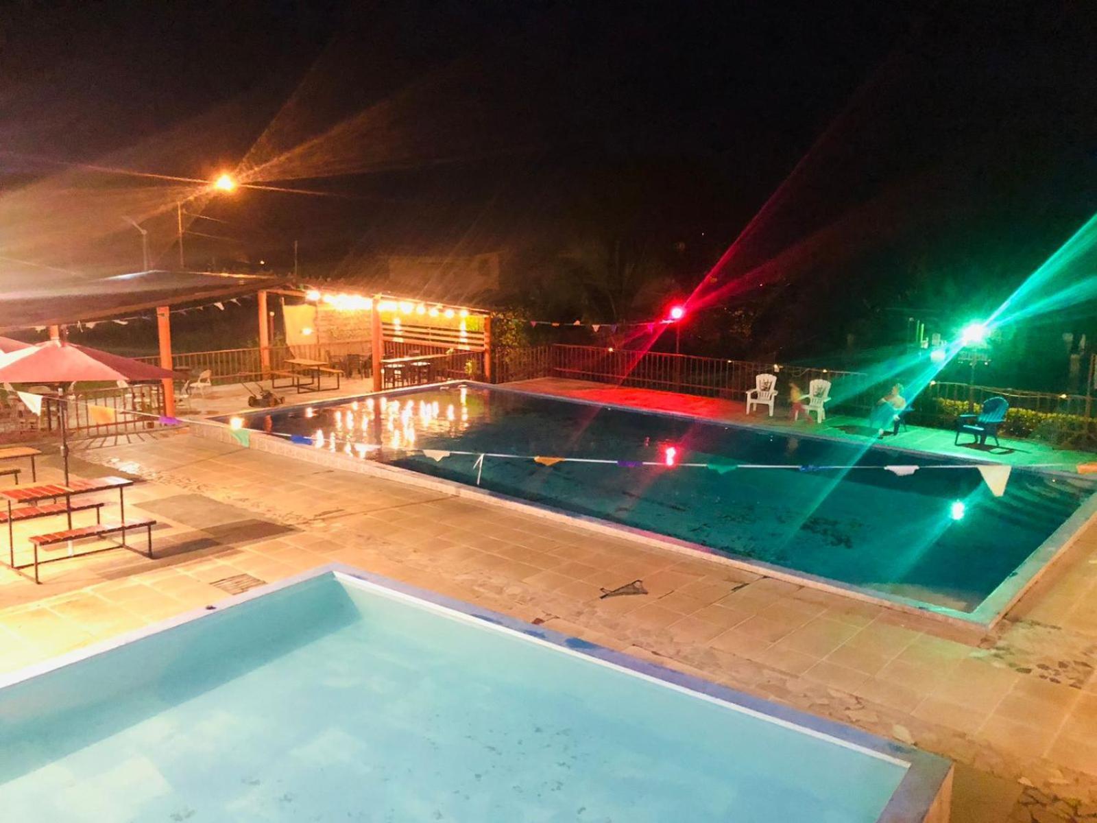 Isabella Hostel And Pool Alto Boquete Bagian luar foto